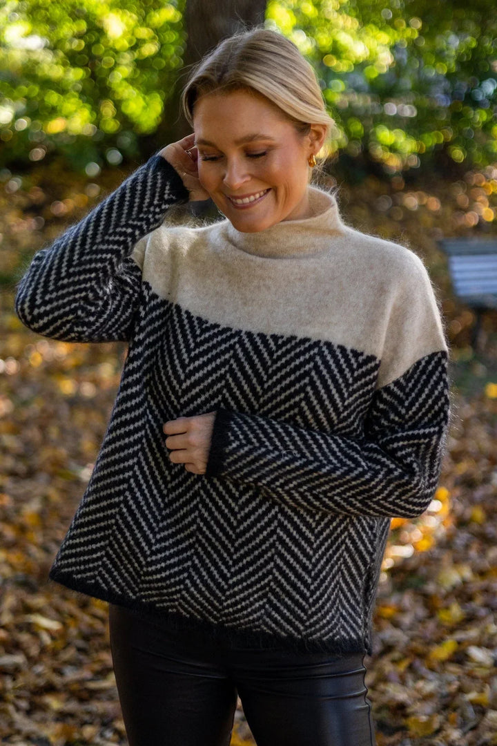 ADE | FAUX CASHMERE TURTLENECK