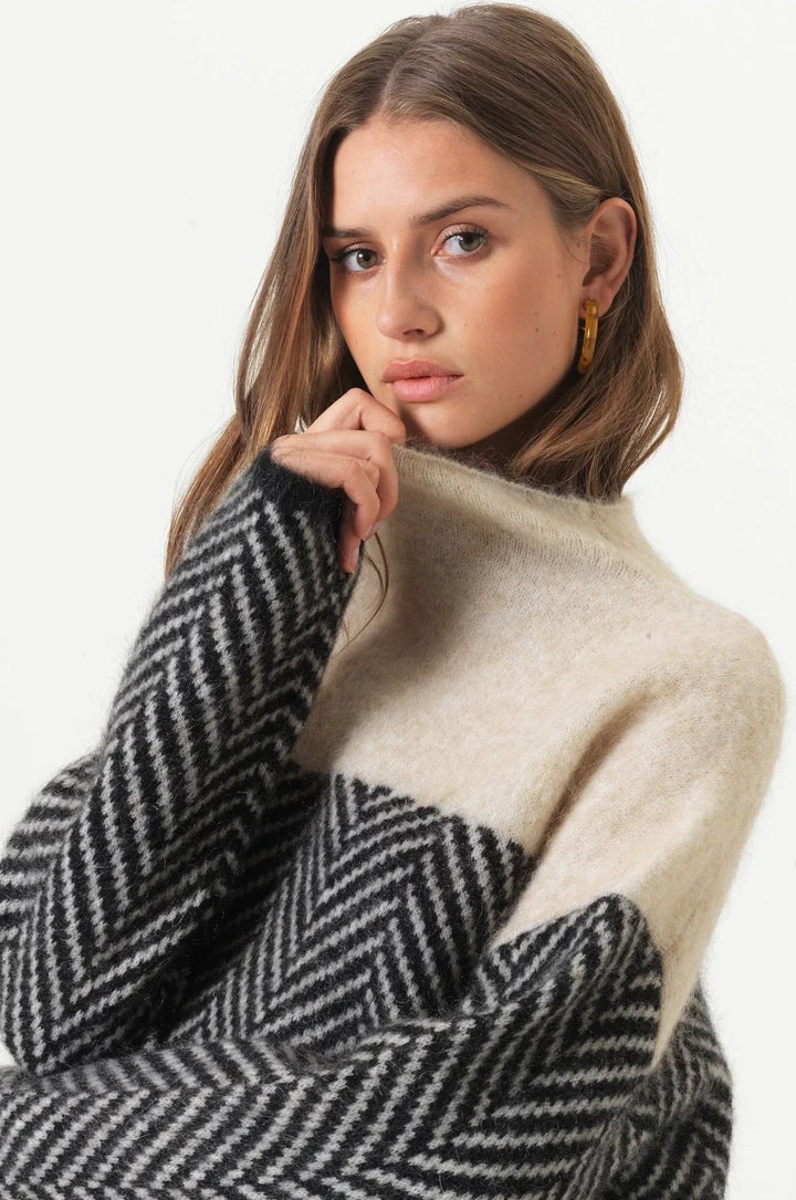 ADELIE | FAUX CASHMERE TURTLENECK